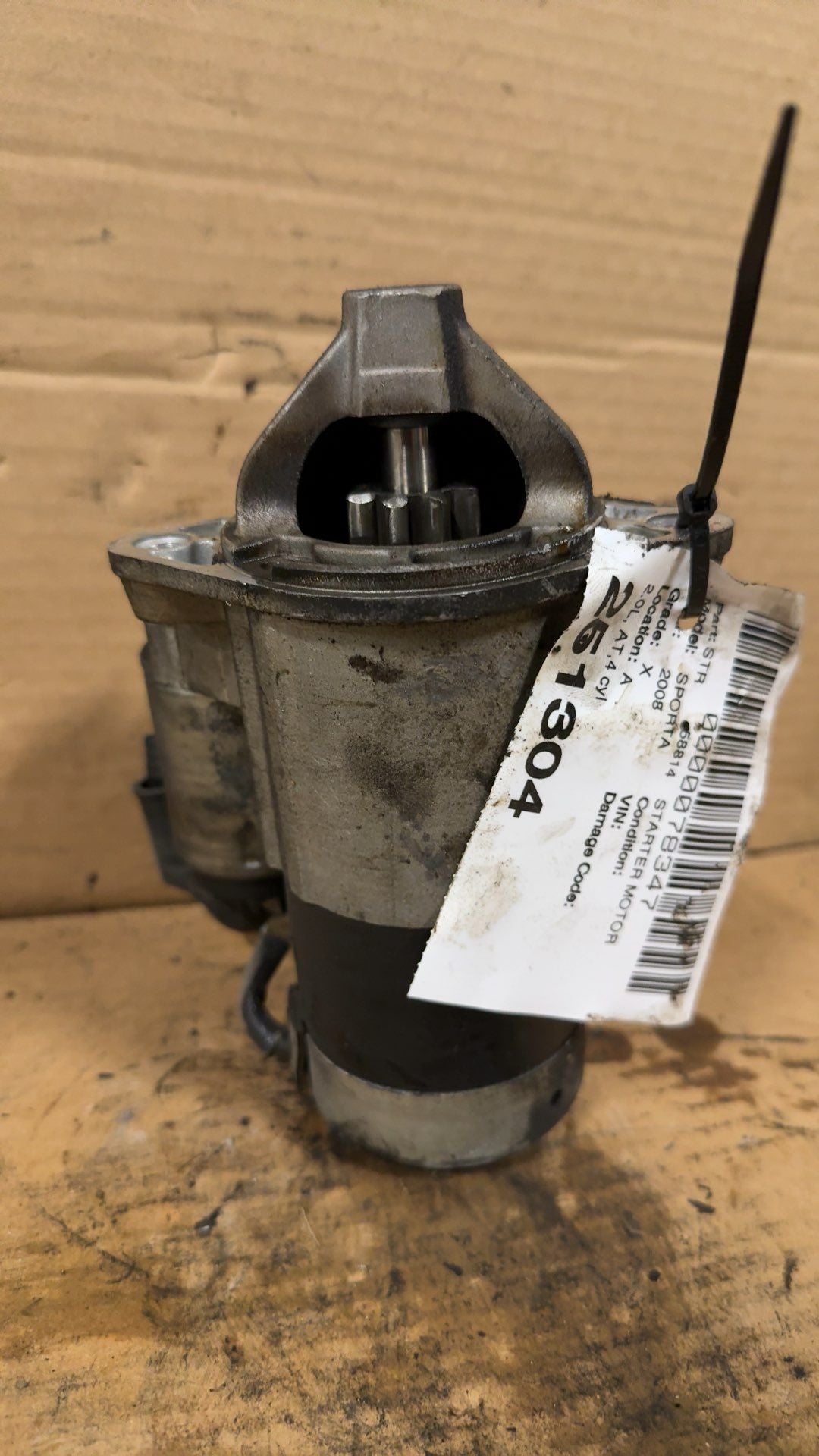 Starter Motor from a 2008 Kia Sportage, photo 2