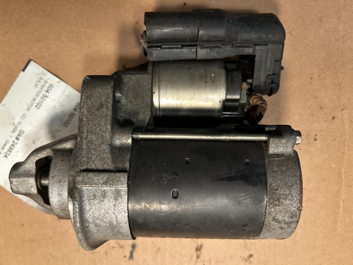 Starter Motor from a 2007 Lexus, photo 2