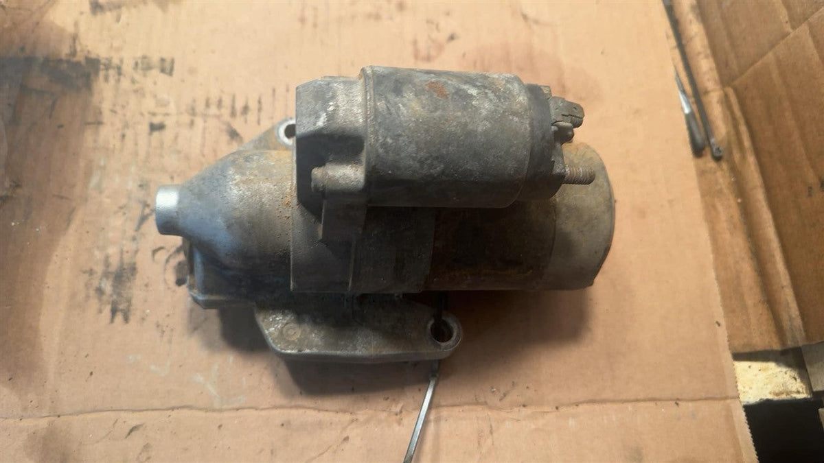 Starter Motor from a 2003 Mazda 6, photo 2