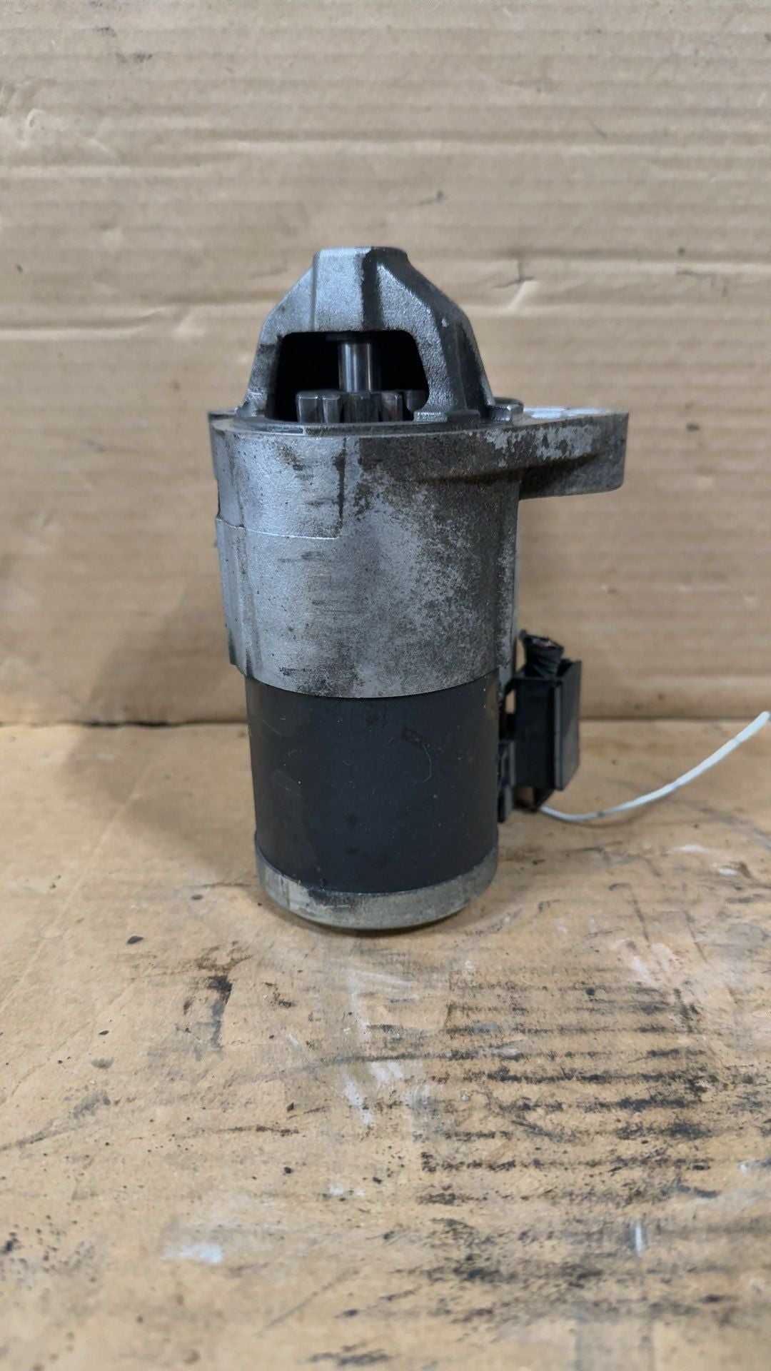 Starter Motor from a 2013 Mazda CX-5, photo 1