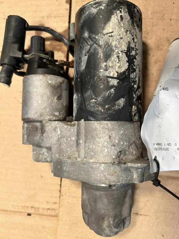 Starter Motor from a 2013 Mercedes-Benz GLK-Class, photo 2