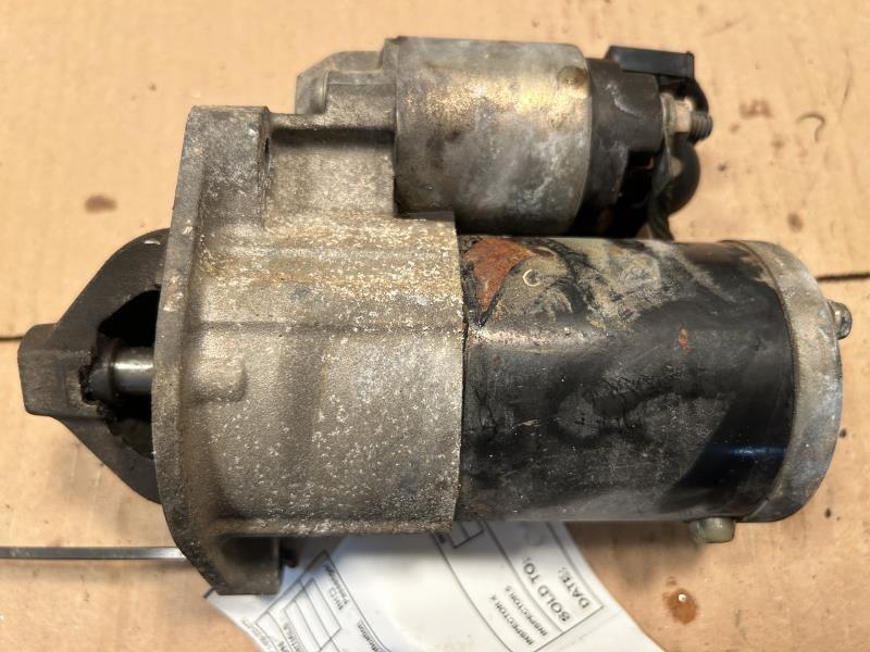 Starter Motor from a 2004 Mitsubishi Galant, photo 2
