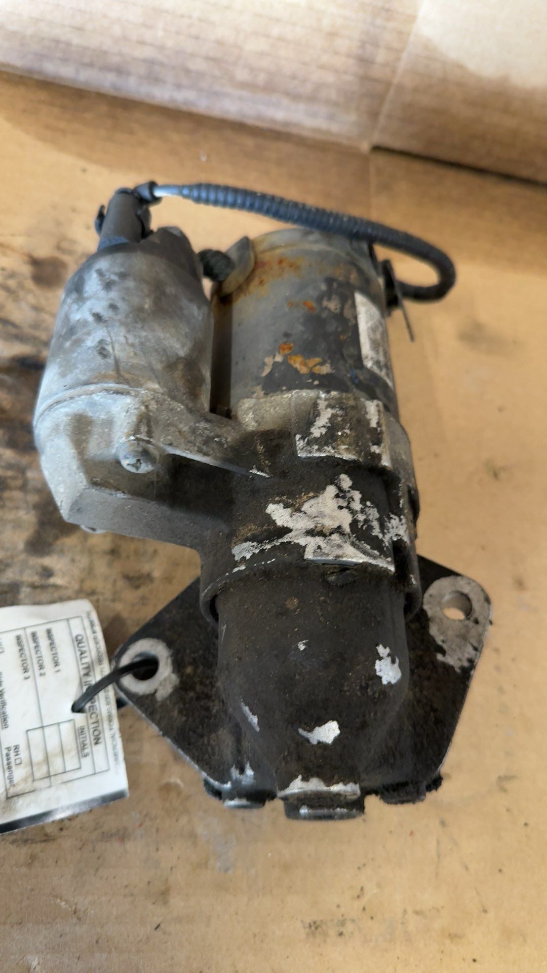 Starter Motor from a 2007 Saturn, photo 1