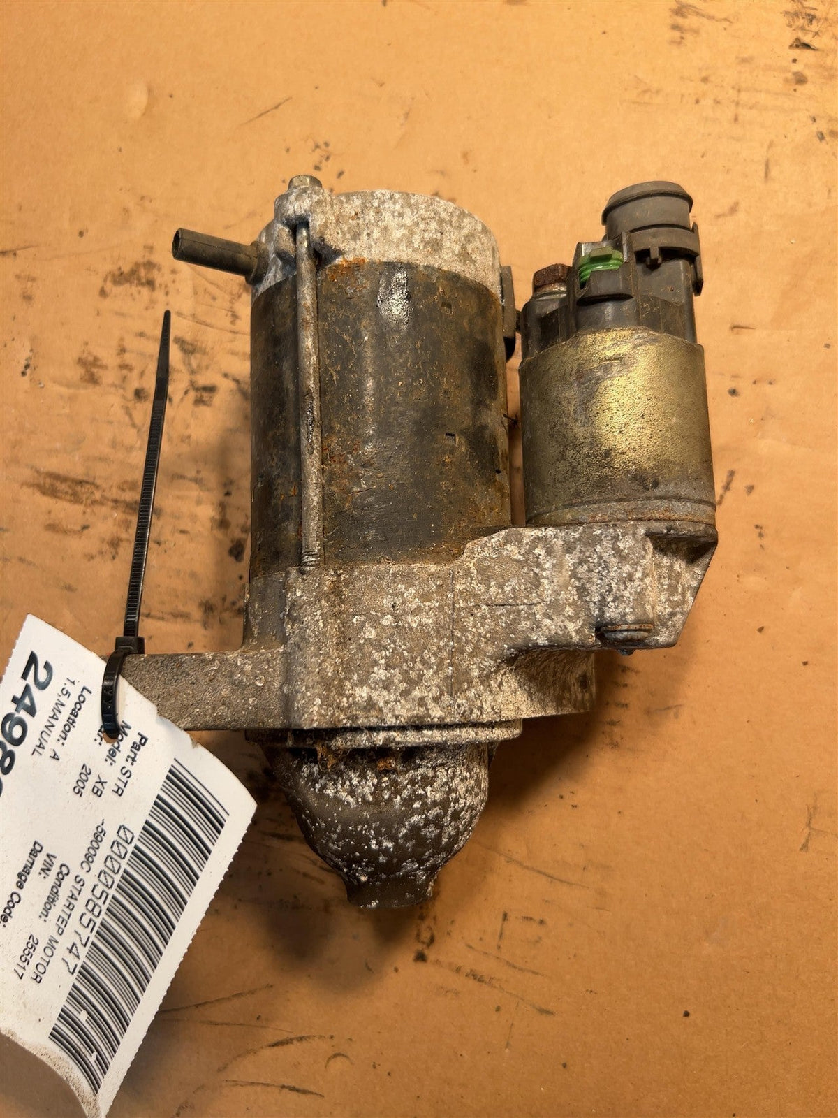 Starter Motor from a 2005 Scion, photo 1