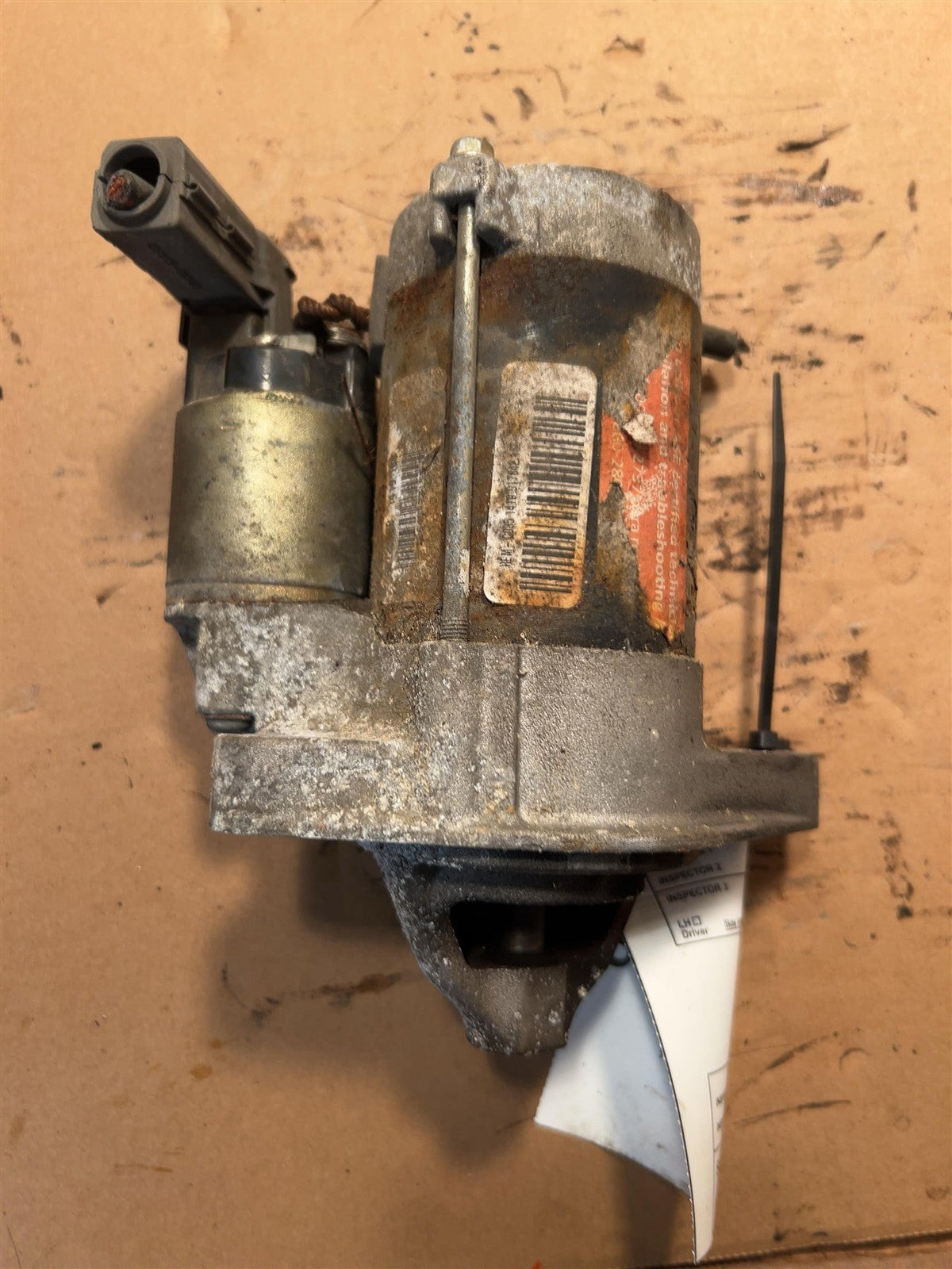 Starter Motor from a 2005 Scion, photo 2