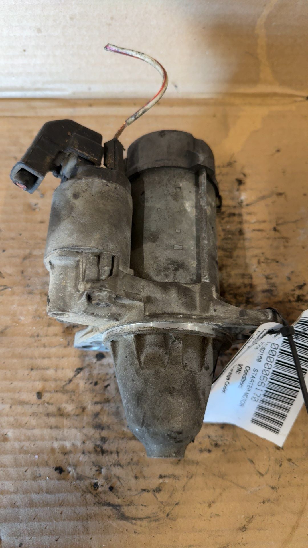 Starter Motor from a 2008 Subaru Legacy, photo 1