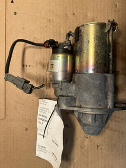 Starter Motor from a 2005 Suzuki Forenza, photo 1