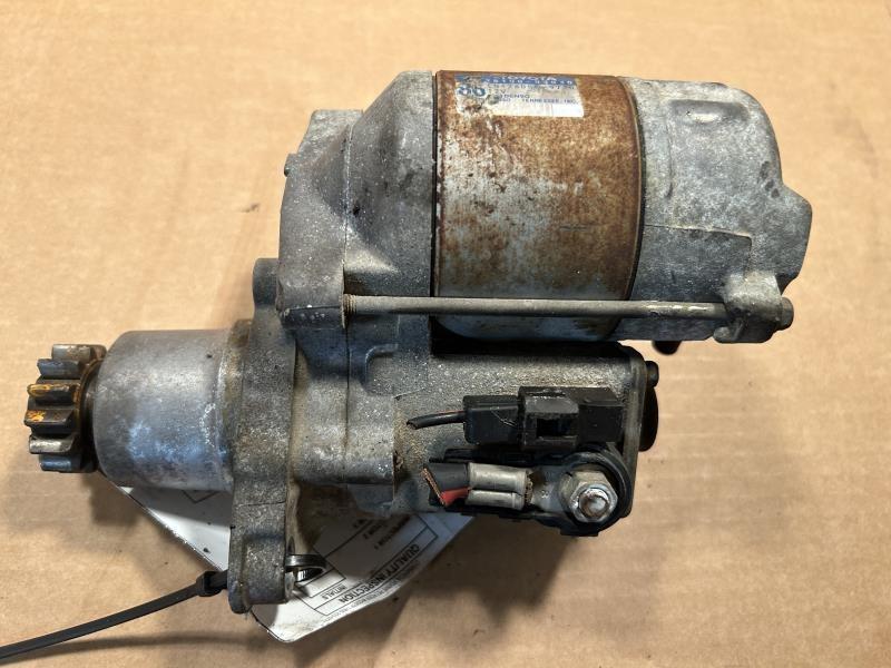 Starter Motor from a 1992 Toyota Camry, photo 2