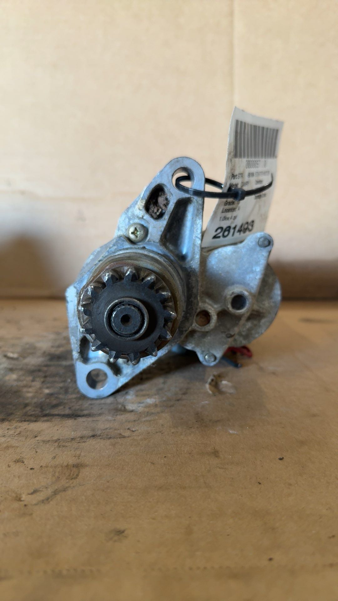 Starter Motor from a 1989 Toyota Camry, photo 1