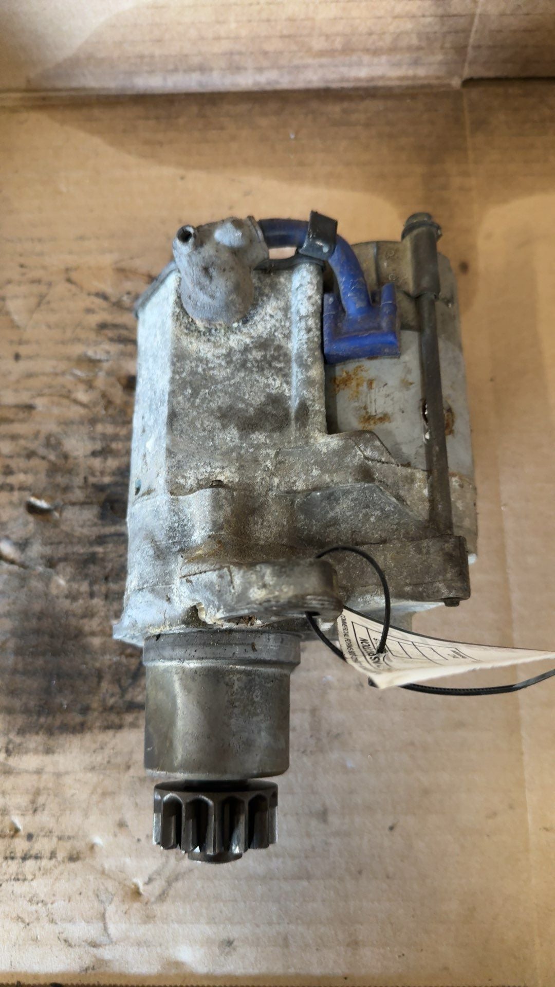 Starter Motor from a 1989 Toyota Camry, photo 2
