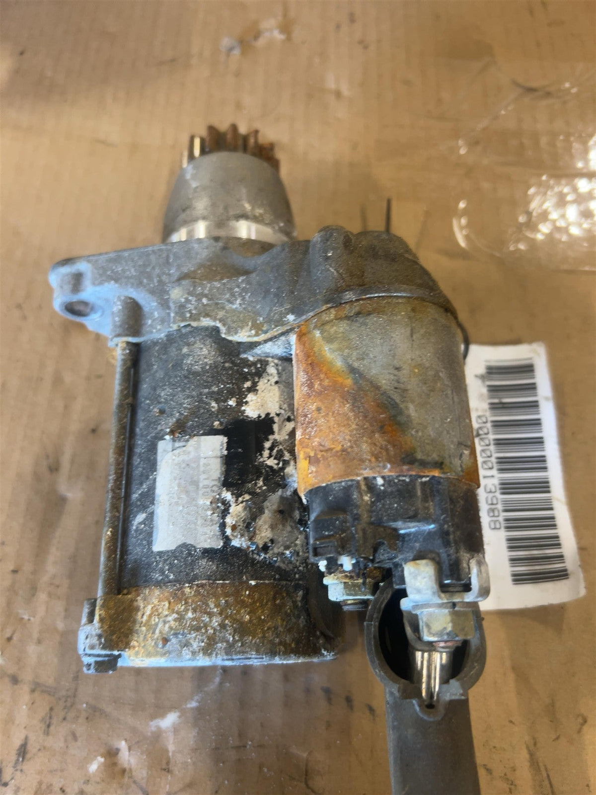 Starter Motor from a 2006 Toyota, photo 1