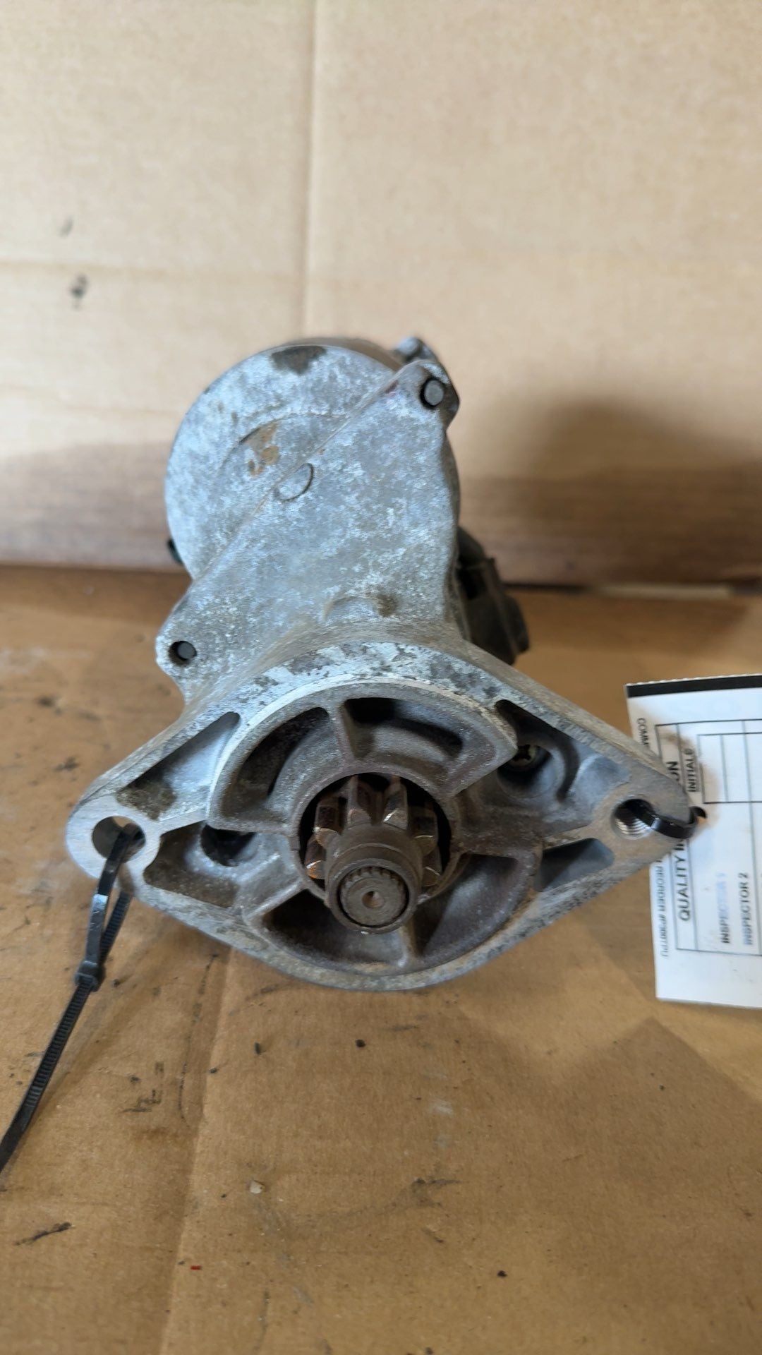 Starter Motor from a 2001 Toyota Corolla, photo 1