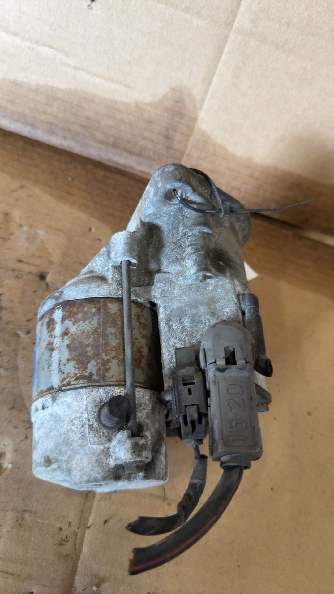 Starter Motor from a 2001 Toyota Corolla, photo 3