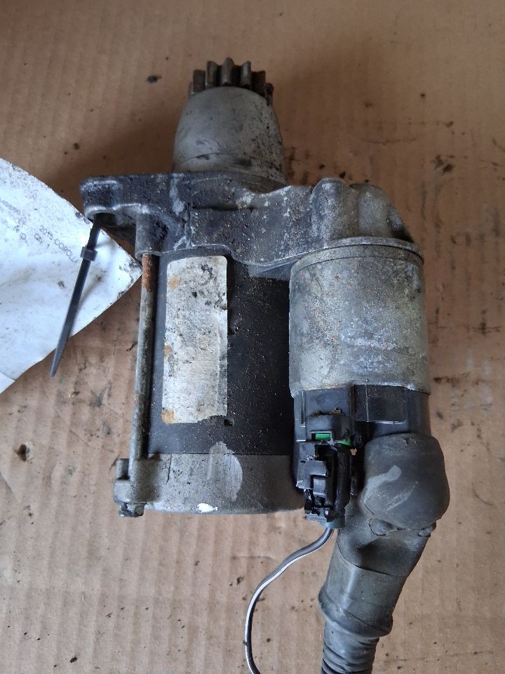 Starter Motor from a 2015 Toyota Corolla, photo 3