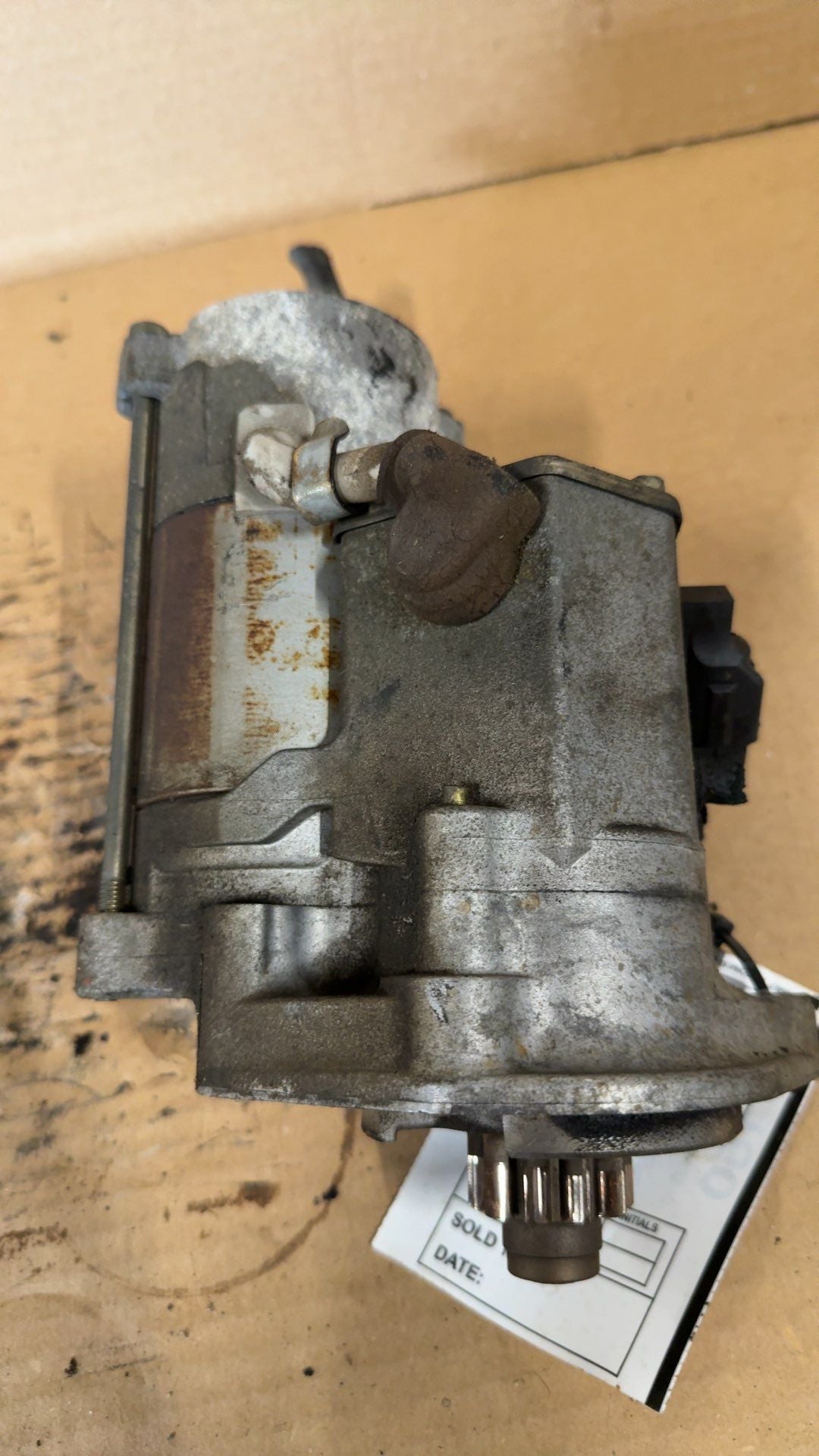 Starter Motor from a 2004 Toyota 4Runner, photo 1