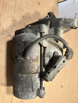 Starter Motor from a 2003 Toyota 4Runner, photo 1
