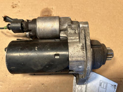 Starter Motor from a 2007 Volkswagen, photo 1