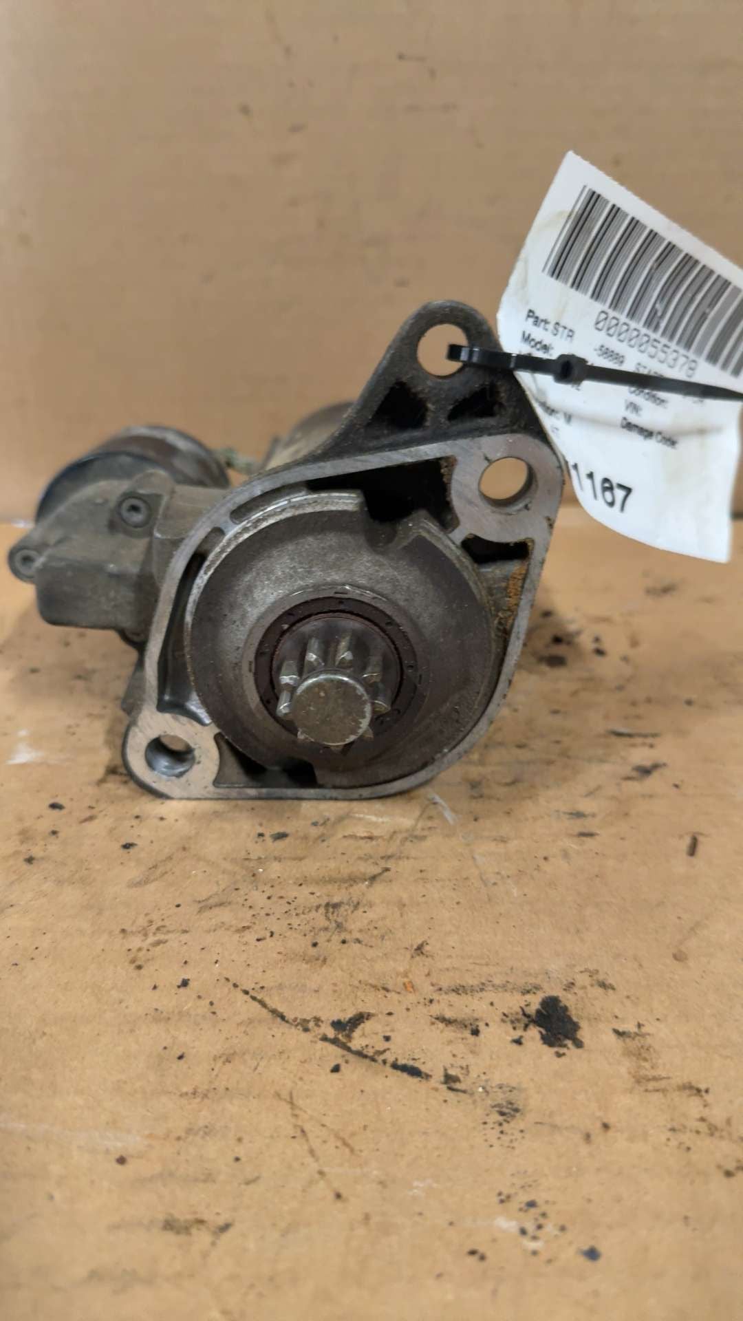 Starter Motor from a 2002 Volkswagen Jetta, photo 2