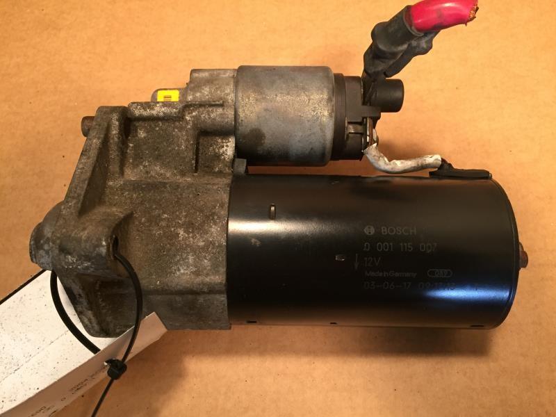 Starter Motor from a 2004 Volvo XC90, photo 1
