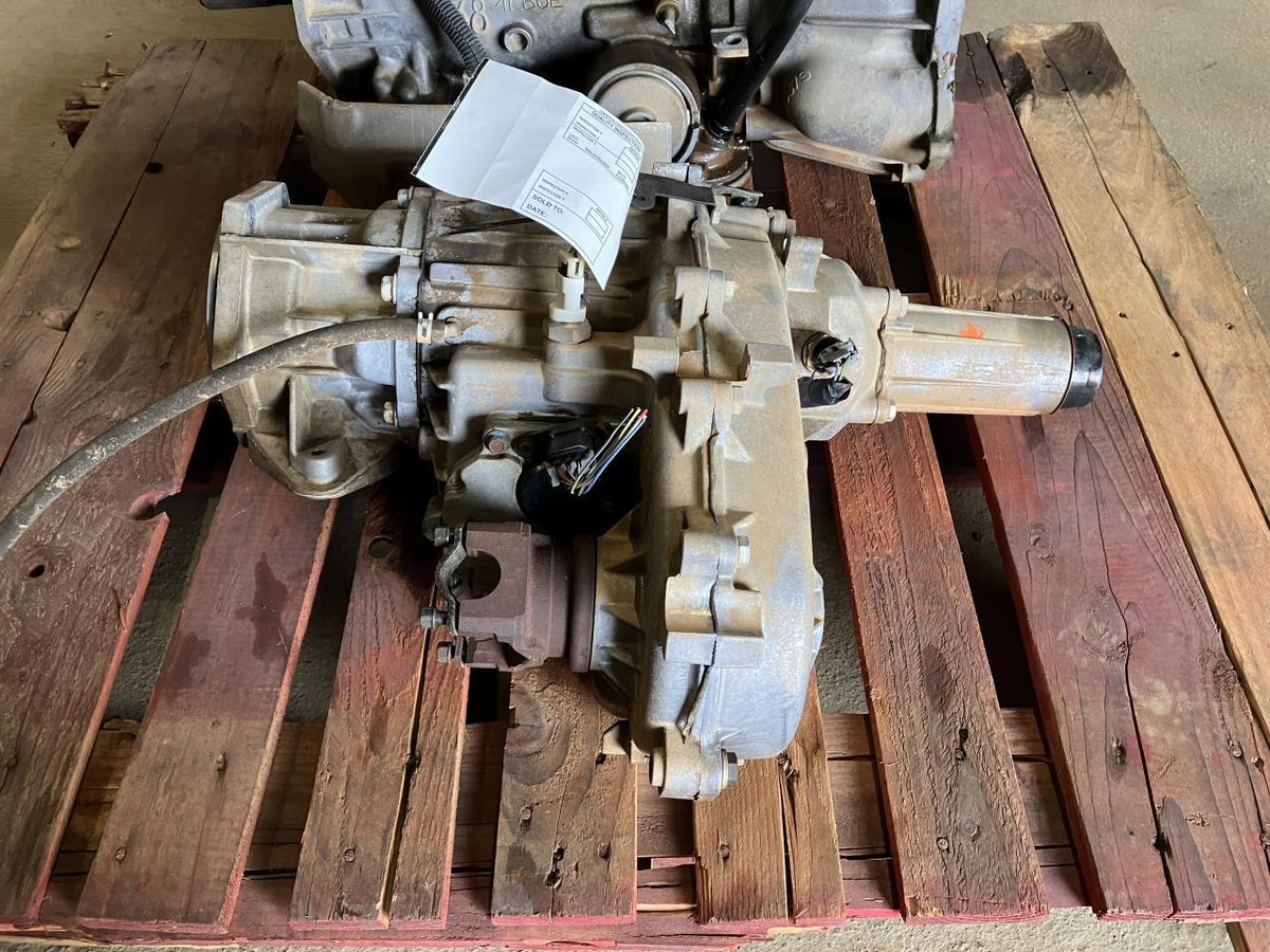 Transfer Case from a 1998 GMC 1500, photo 3
