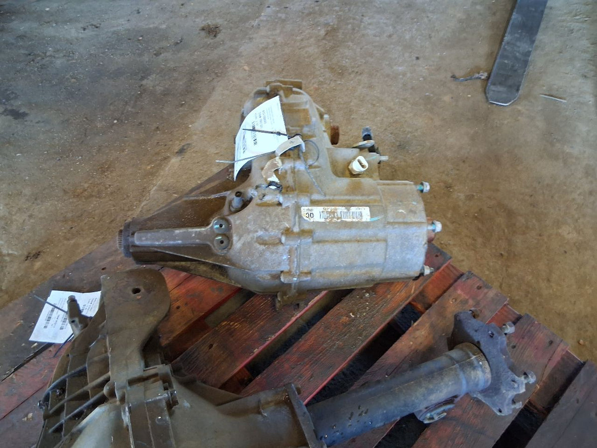 Transfer Case from a 2012 Chevrolet Silverado 1500, photo 7