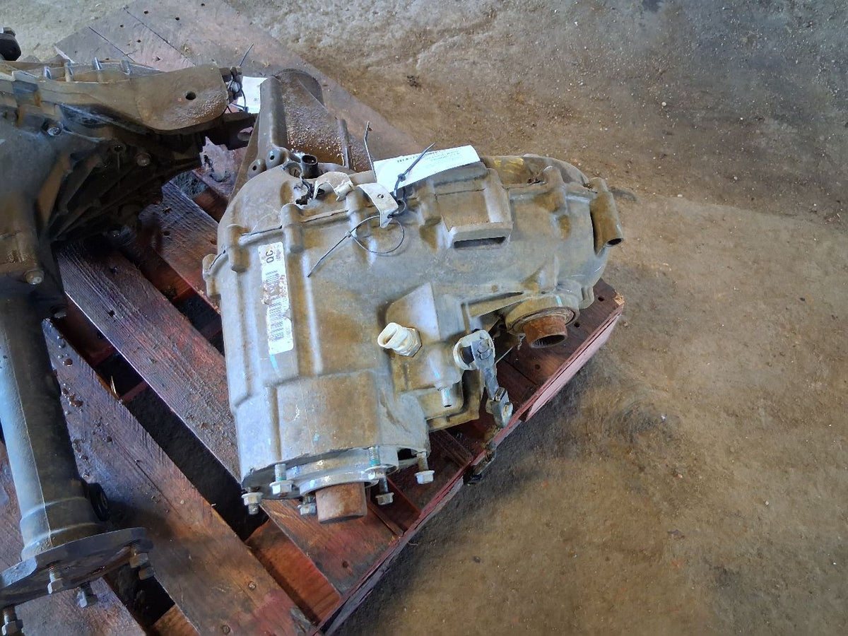 Transfer Case from a 2012 Chevrolet Silverado 1500, photo 8