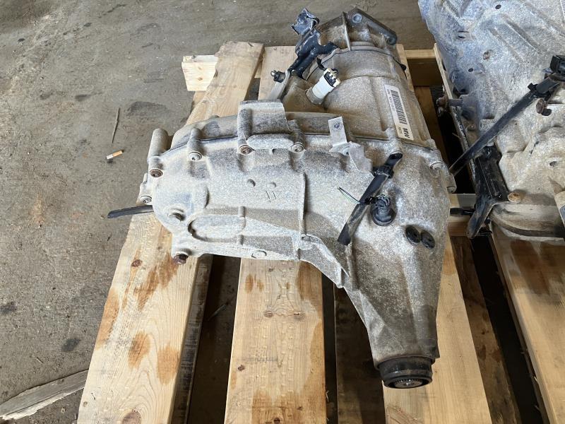 Transfer Case from a 2009 Chevrolet Silverado 1500, photo 2