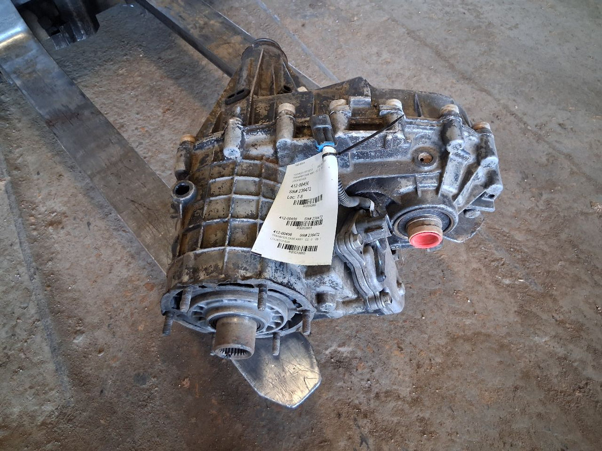 Transfer Case from a 2002 Chevrolet Silverado 2500, photo 4