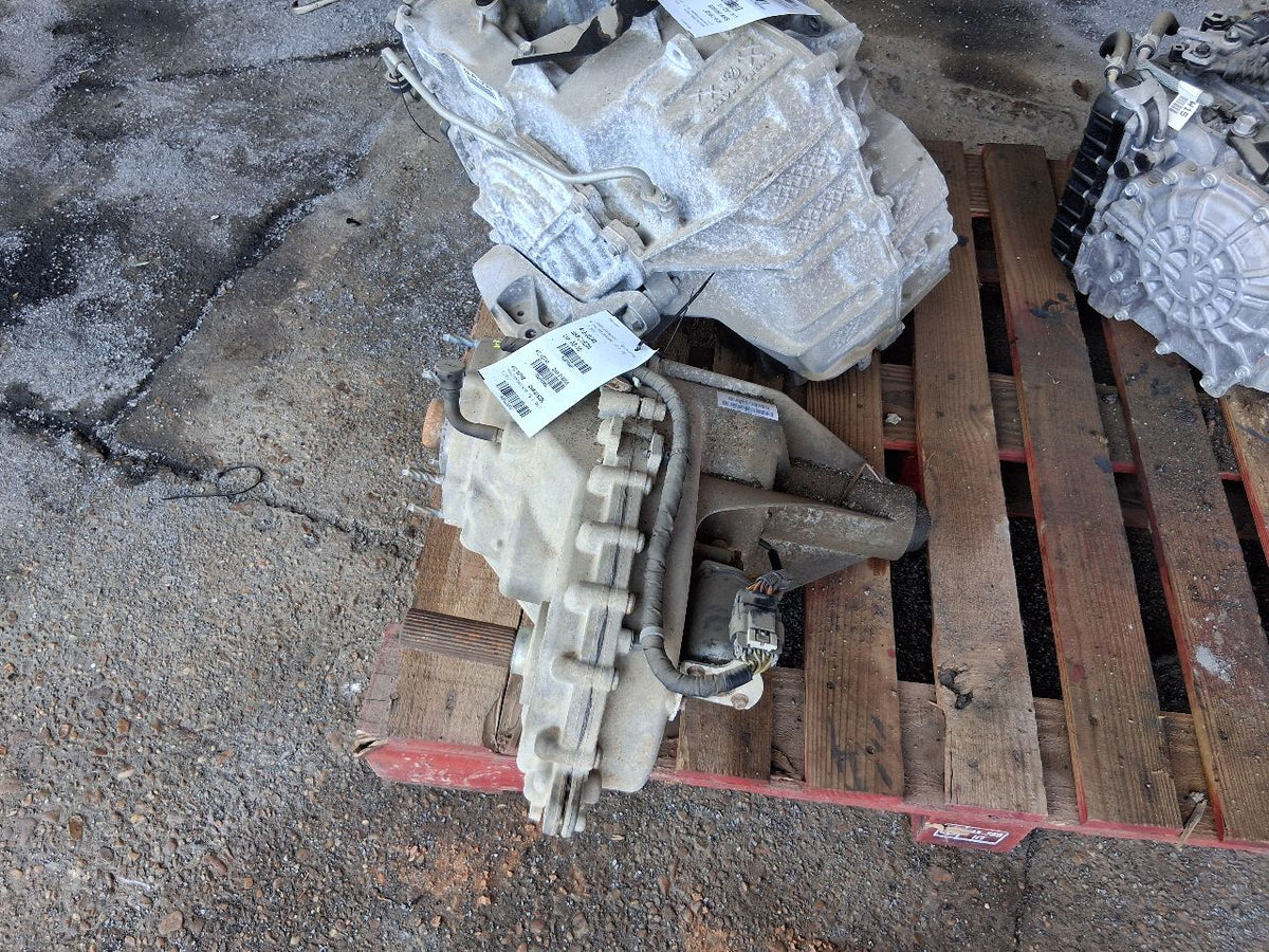 Transfer Case from a 2017 Ram 1500, photo 6