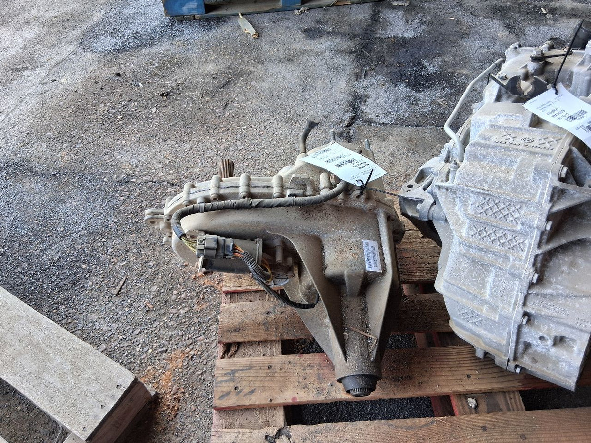 Transfer Case from a 2017 Ram 1500, photo 7