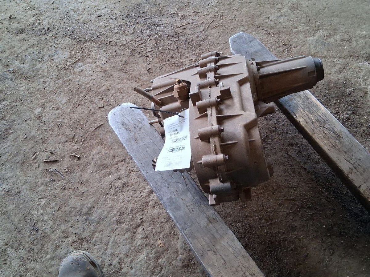Transfer Case from a 2002 Dodge Ram 1500, photo 2