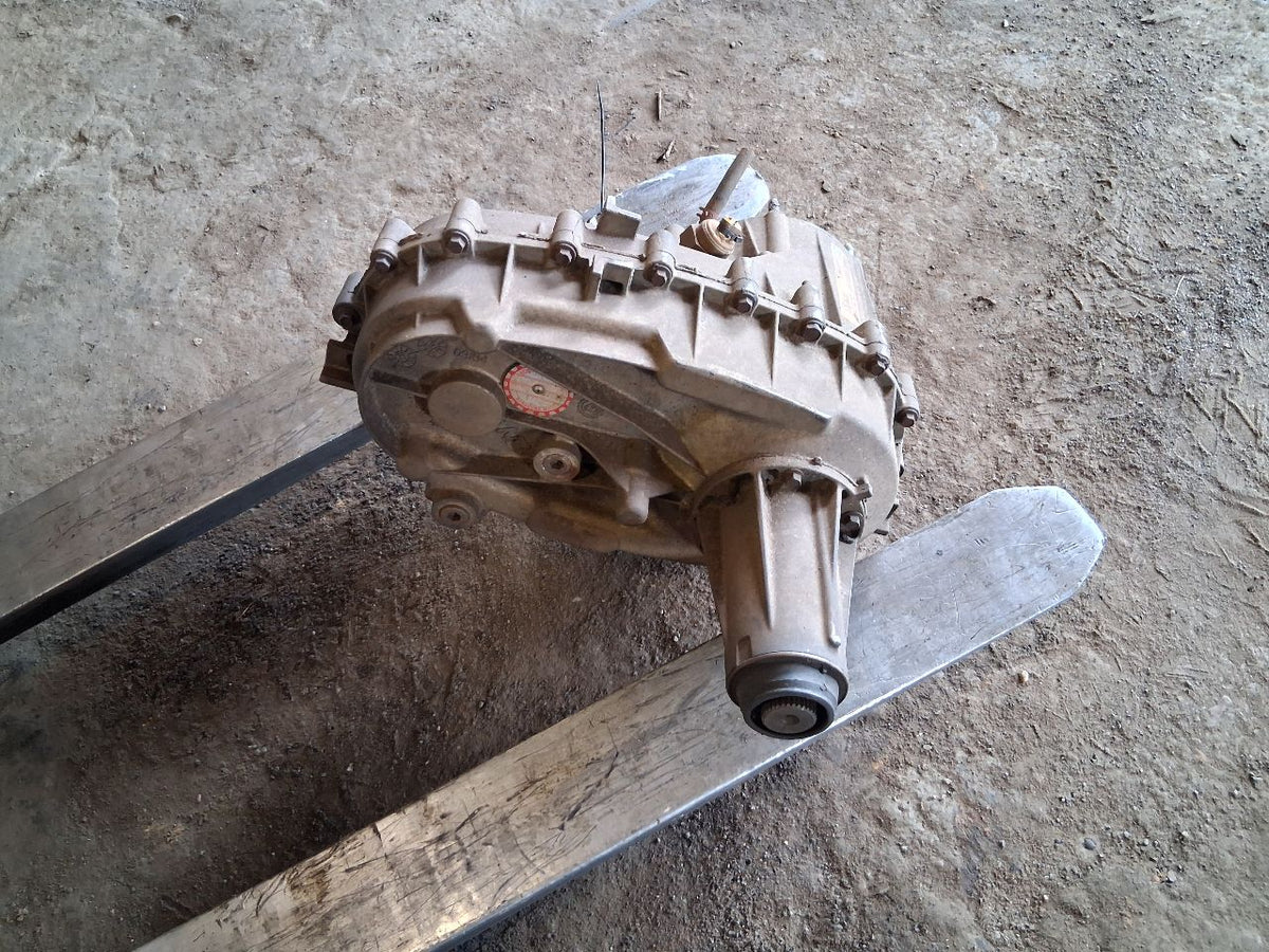 Transfer Case from a 2002 Dodge Ram 1500, photo 3