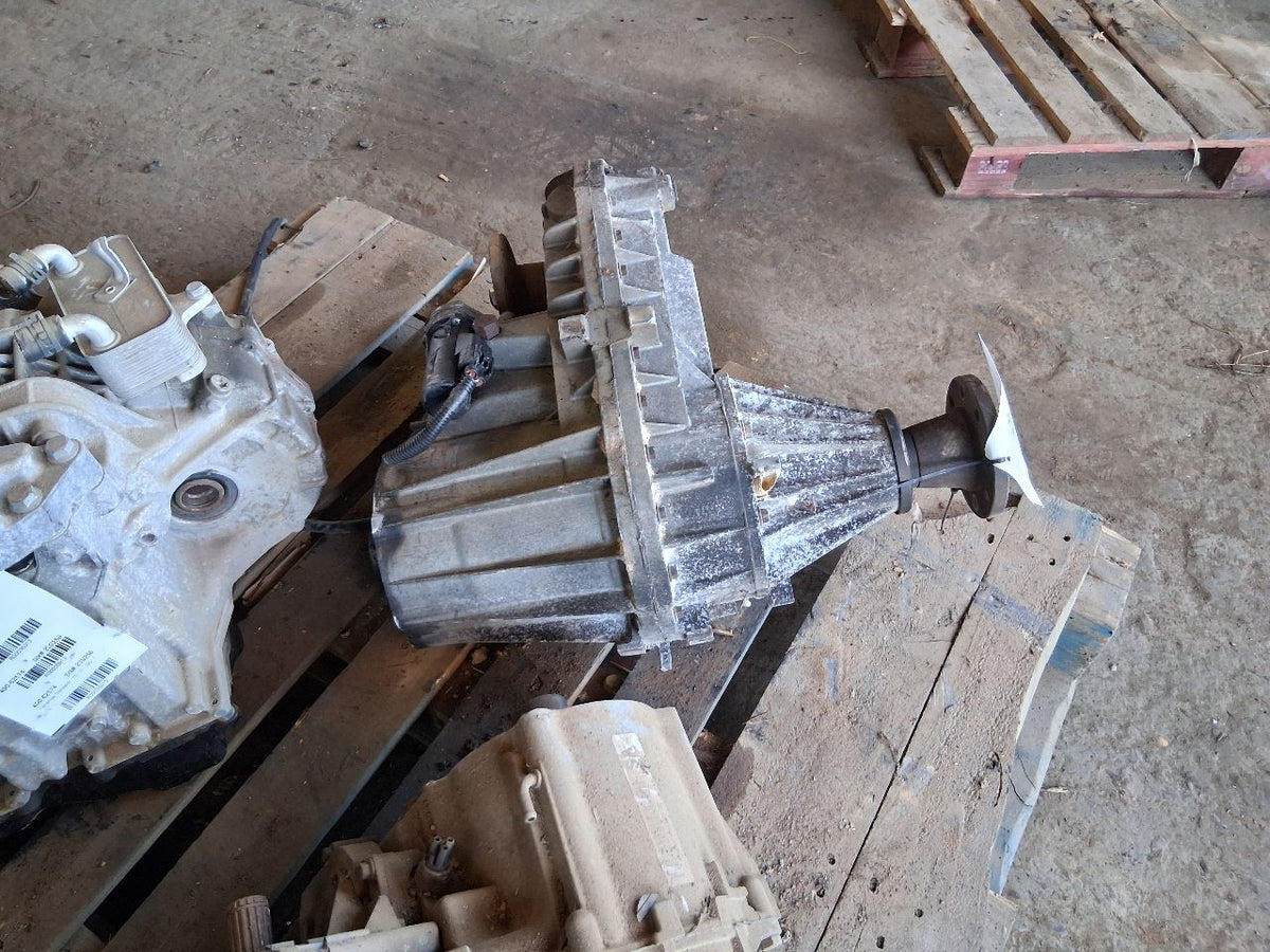 Transfer Case from a 2001 Ford F-250 Super Duty, photo 6