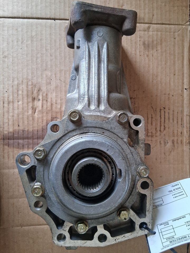 Transfer Case from a 2003 Honda Pilot, photo 1