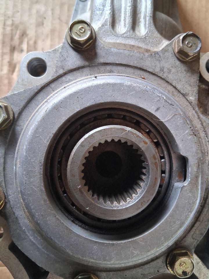 Transfer Case from a 2003 Honda Pilot, photo 2