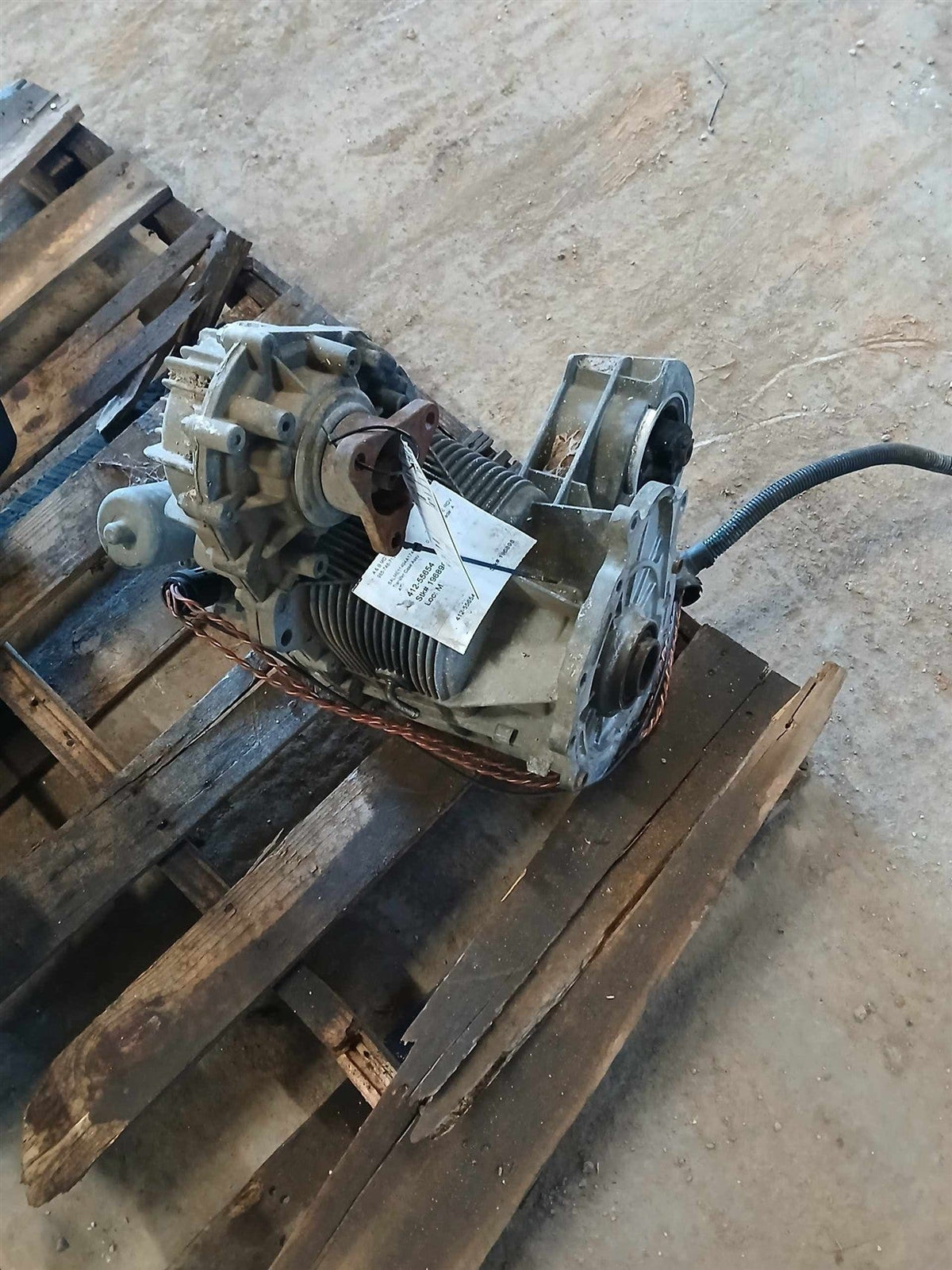 Transfer Case from a 2004 Land Rover Range Rover, photo 1