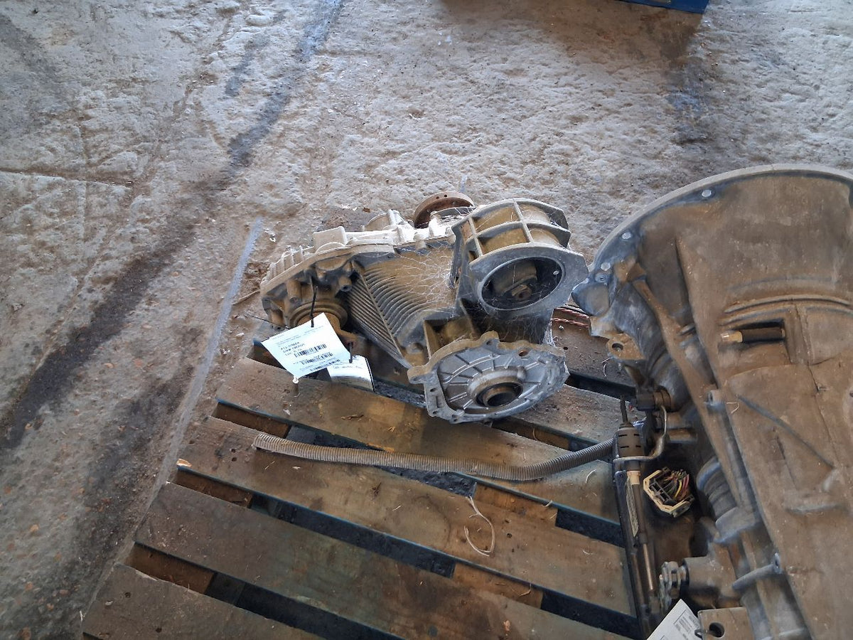 Transfer Case from a 2004 Land Rover Range Rover, photo 4