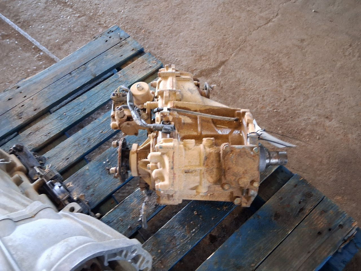 Transfer Case from a 2000 Toyota Tundra, photo 3