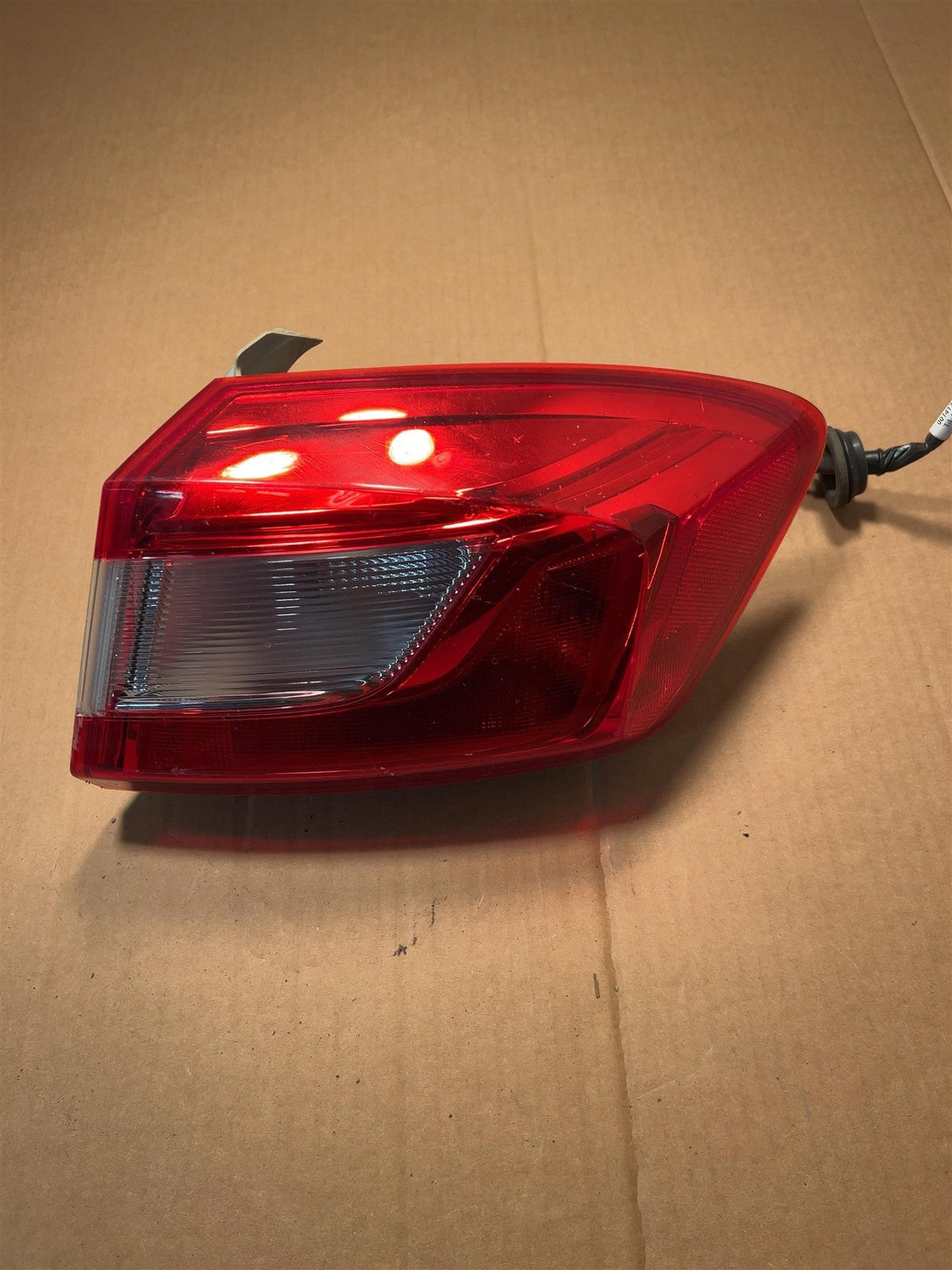 Tail Light from a 2016 Chevrolet Cruze, right side, photo 2