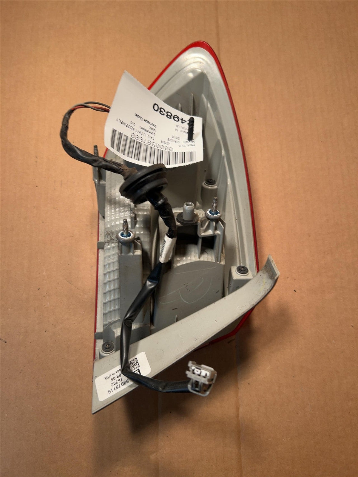 Tail Light from a 2016 Chevrolet Cruze, right side, photo 4