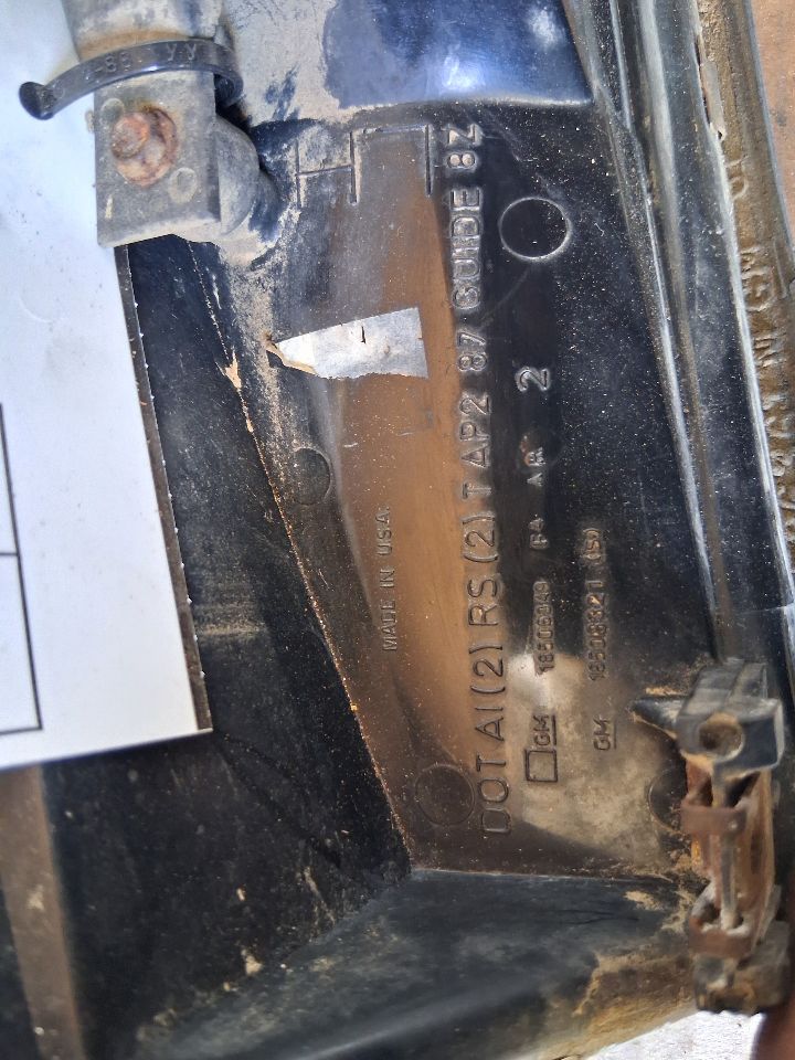 Tail Light from a 1995 GMC 1500, left side, photo 4