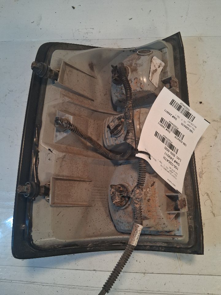 Tail Light from a 2015 GMC Sierra 1500, right side, photo 5