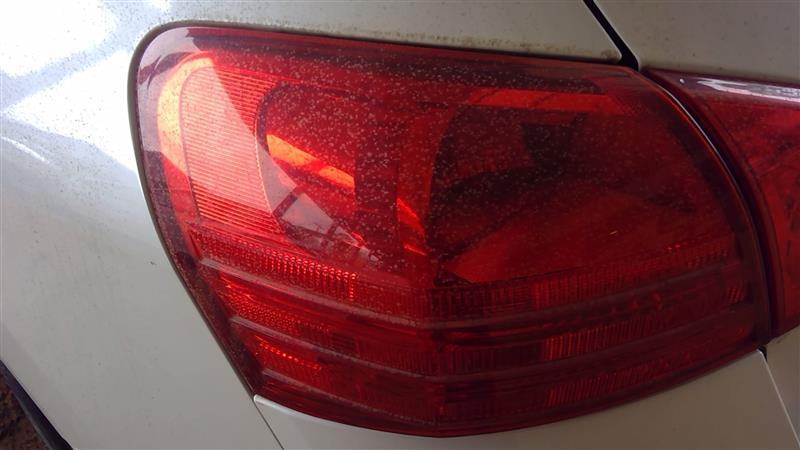 Tail Light from a 2014 Nissan Rogue, left side, photo 1