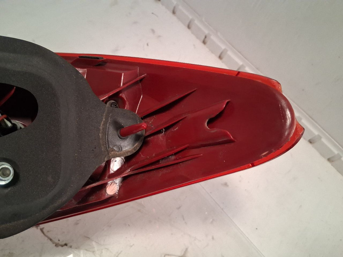 Tail Light from a 2011 Hyundai Genesis, right side, photo 5