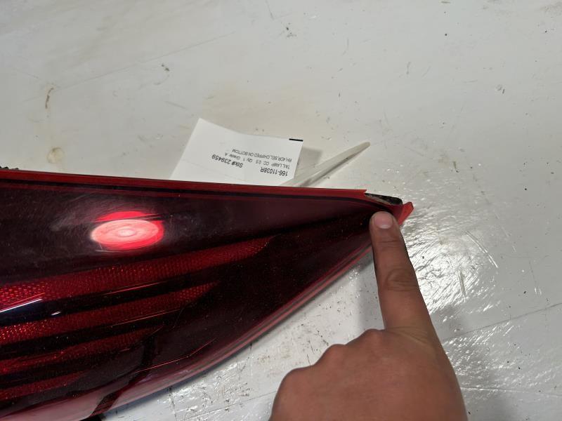 Tail Light from a 2019 Hyundai Elantra, right side, photo 3