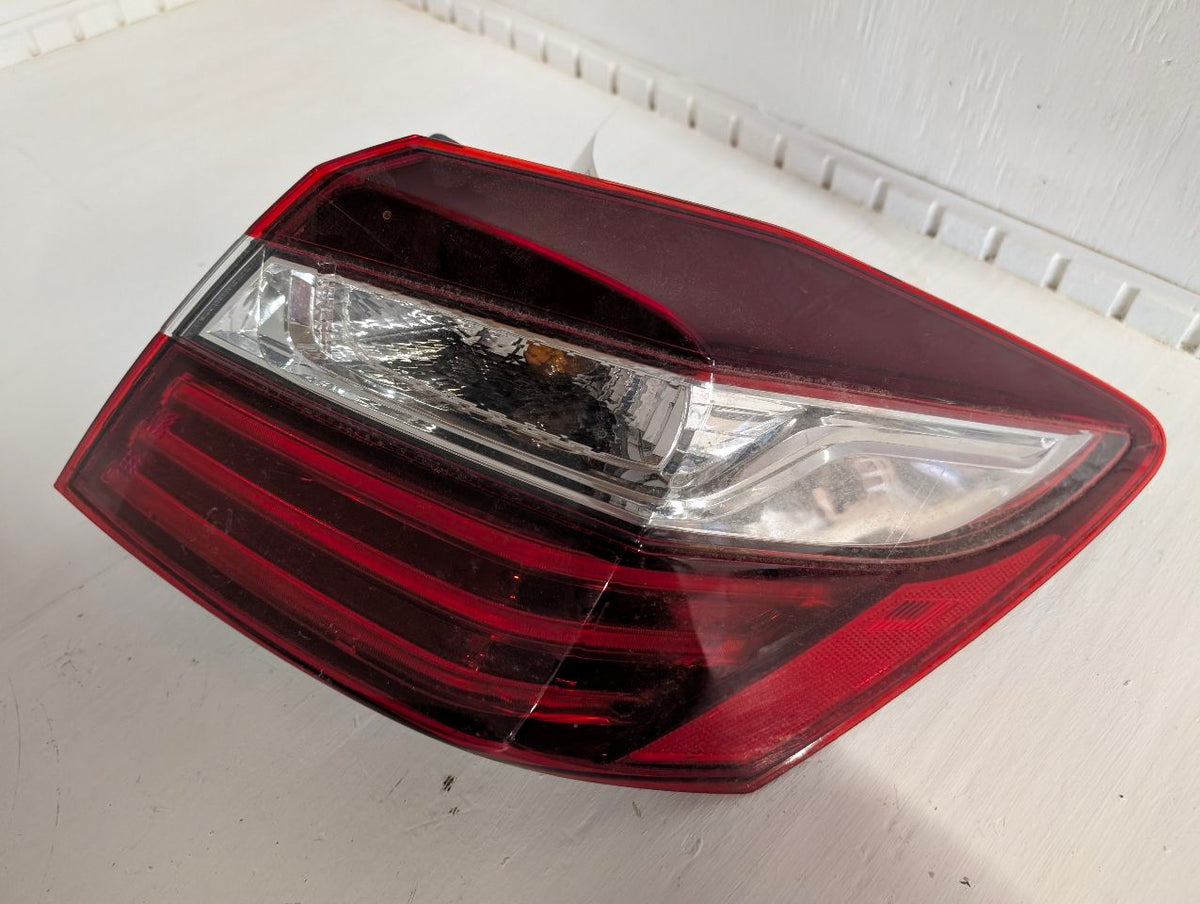 Tail Light from a 2016 Honda Accord, right side, photo 2