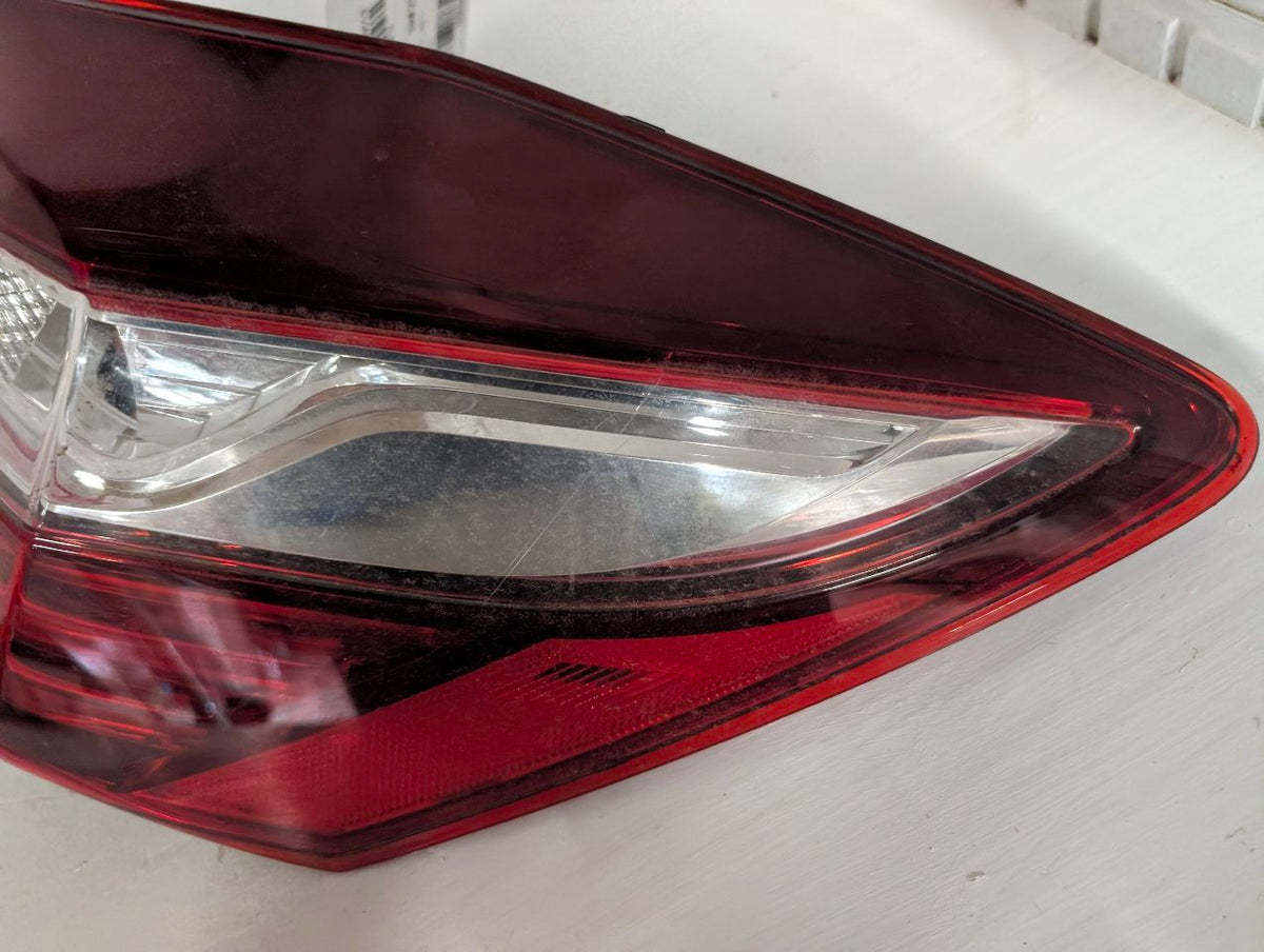 Tail Light from a 2016 Honda Accord, right side, photo 3