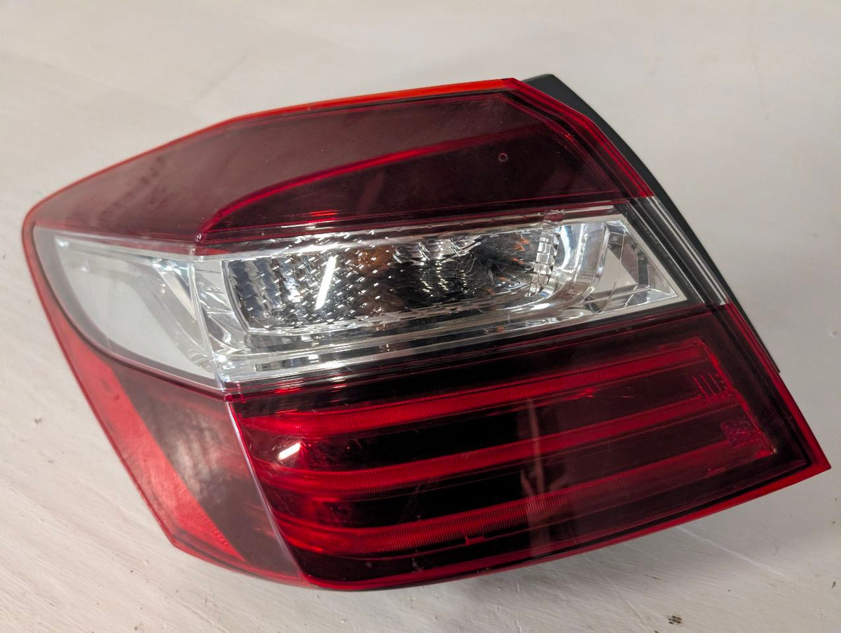 Tail Light from a 2016 Honda Accord, left side, photo 4