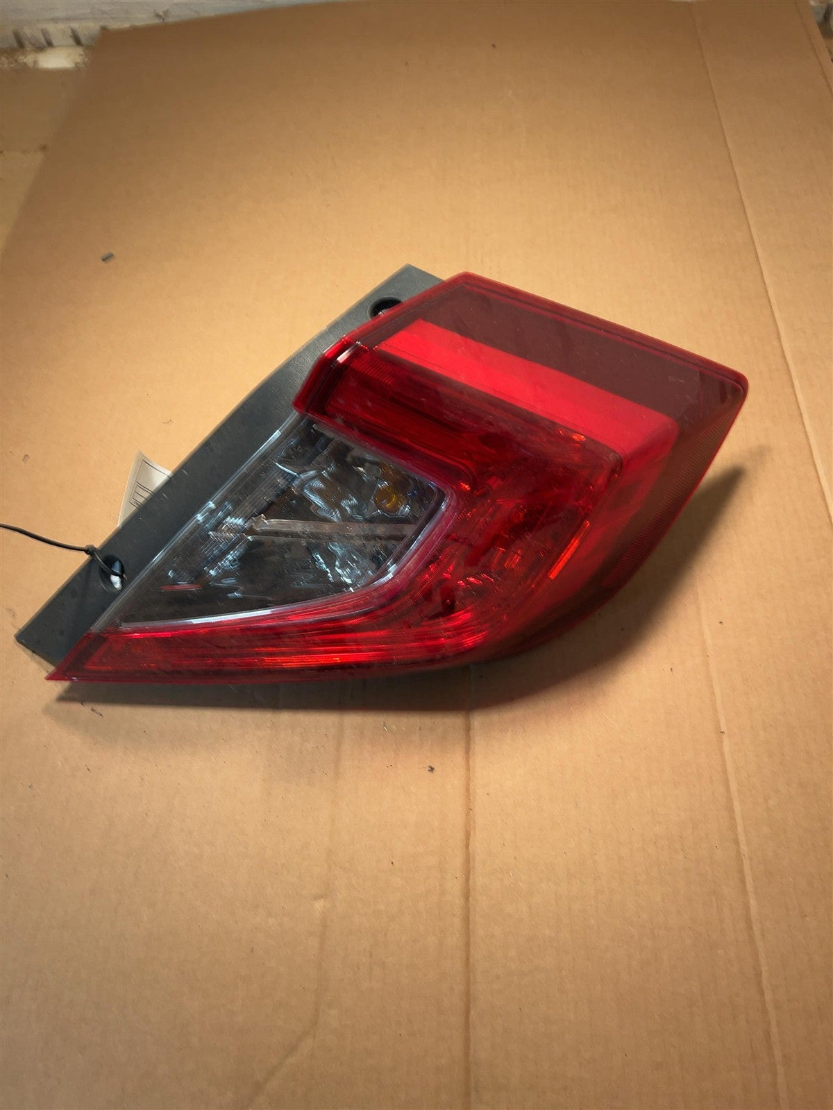 Tail Light from a 2018 Honda Civic, right side, photo 3