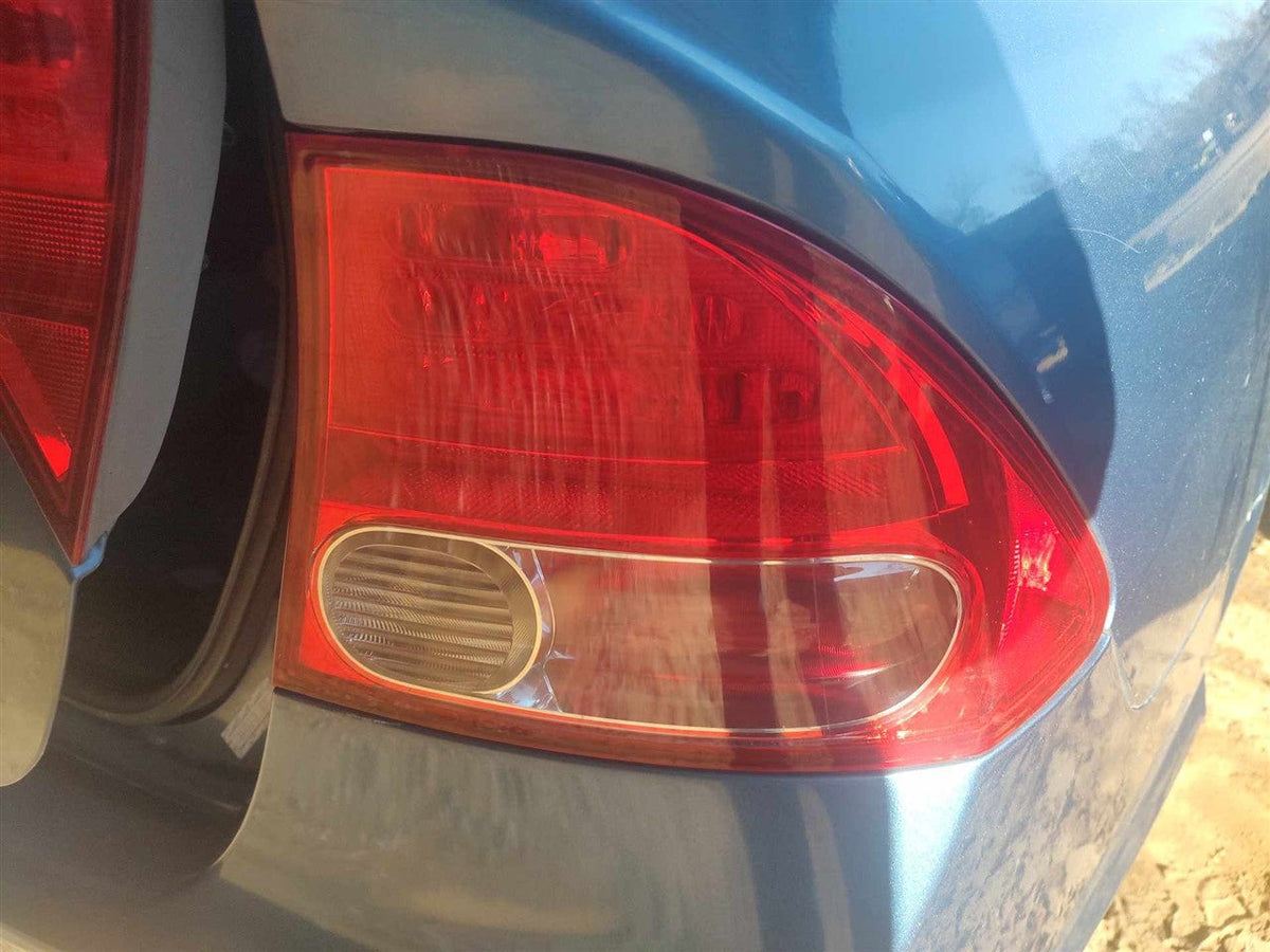 Tail Light from a 2007 Honda, right side, photo 1